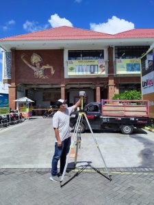 Proses pengukuran tanah dan topografi menggunakan GPS Geodetic