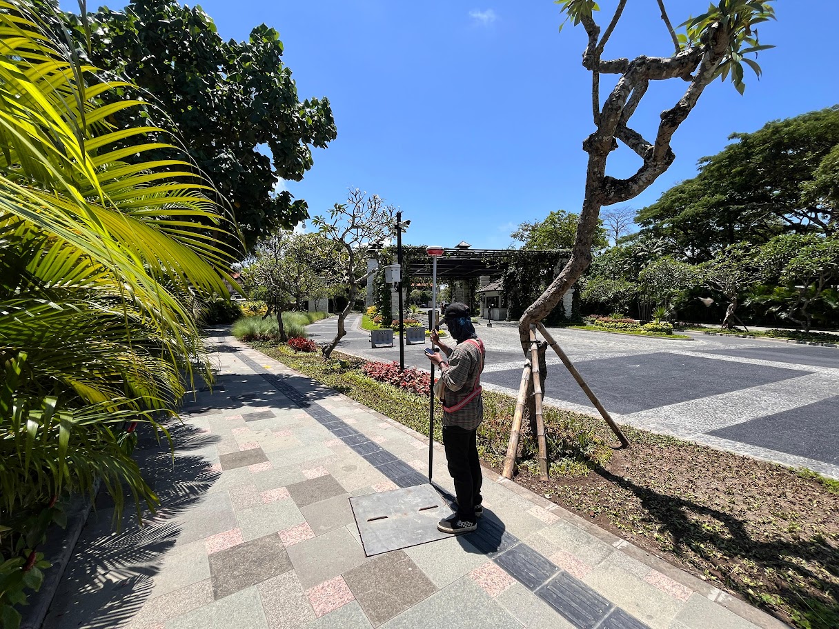 Pengukuran topografi bali